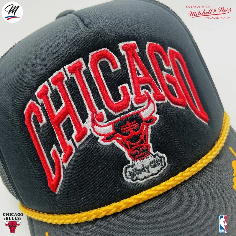 Mitchell Ness Chicago Bulls HWC Gold Leaf NBA Trucker Cap