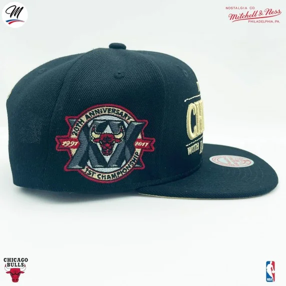 Casquette NBA Chicago Bulls "Chicago With Love" (Casquettes) Mitchell & Ness chez FrenchMarket