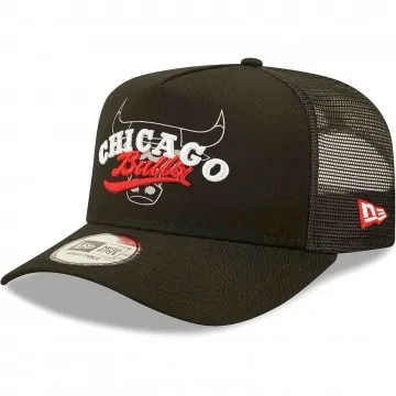 Chicago Bulls NBA Logo Overlay Trucker Cap (Caps) New Era on FrenchMarket